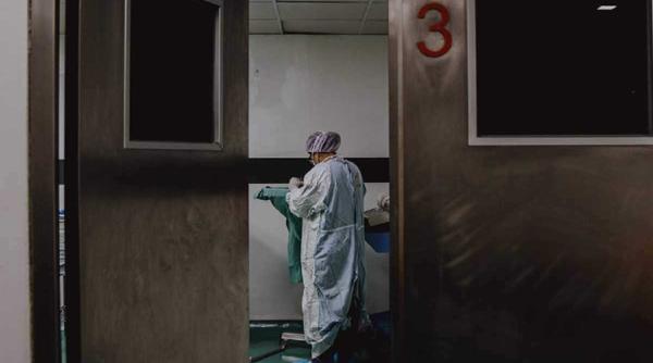 Reputat medic român: ”Avem har cu carul și ne conduc boii / Doctorii, pe care ni ia Apusul, se duc pentru tehnologii, condiții și salarii bune“