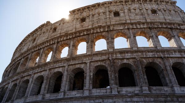 Italia. Escroci români, la Colosseum: Cereau bani pentru intrare sau se prefăceau că sunt ghizi turistici. Prețuri exorbitante pentru un tur