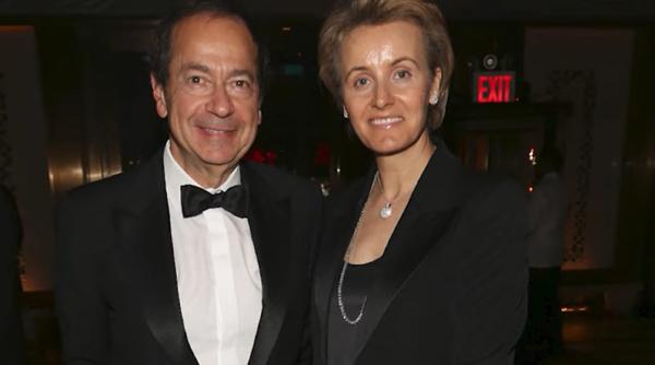 Soția româncă a miliardarului John Paulson îl dă în judecată: Îl acuză că ascunde bani în procesul de divorț