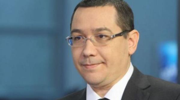 Victor Ponta, revoltat după ce i-a fost anulat zborul spre Londra: „Îi doare în cot! Trebuie să vină momentul în care să fie sancționată nesimțirea”