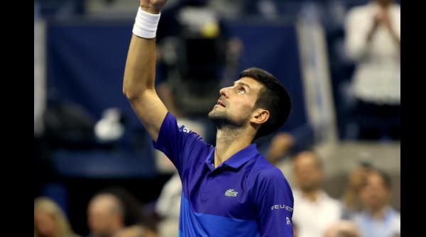 Ducesa de Cambridge i-a înmânat tenismenului, Novak Djokovic, al patrulea său titlu consecutiv la Wimbledon