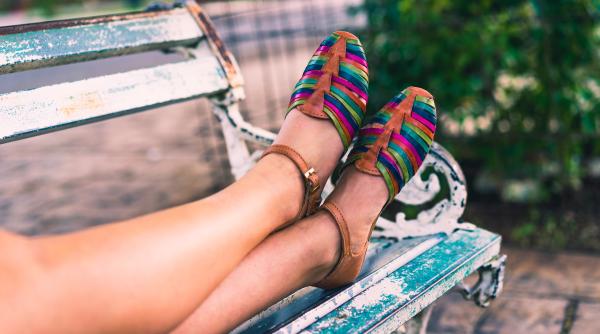 Șapte secrete de a-ți lua adio de la părul de pe picioare crescut sub piele