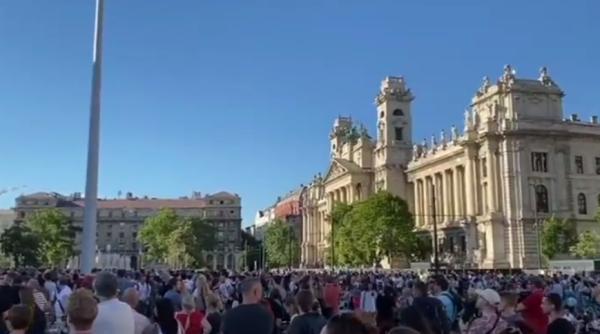 Proteste masive la Budapesta, pentru a cincea zi consecutiv: "Orban, du-te dracului!" - VIDEO