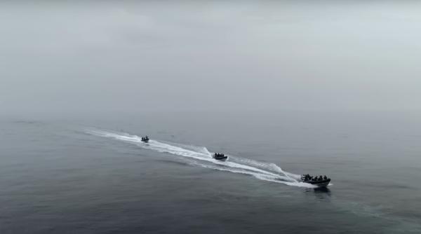 Păzea, Putin! Royal Marines deschid focul cu mitraliere grele din navele de debarcare, alături de aliații olandezi - VIDEO