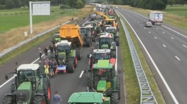 Proteste masive în Olanda: „Aceasta nu mai este o democrație, este o dictatură”