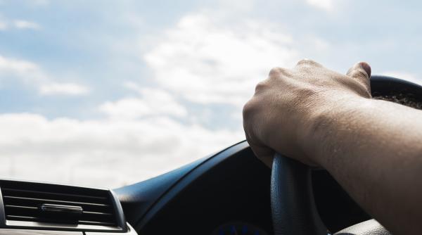 Belgia. „Ingineria“ pusă la cale de 24 de români: Au cumpărat mașini de peste 2 milioane de euro, dar nu le-au plătit niciodată