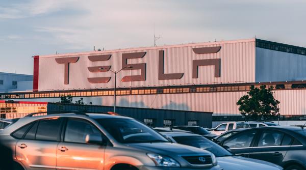 Tesla dezvăluie că au fost parcurși în total 35 MILIOANE de kilometri autonomi de la lansarea versiunii beta 2020 Full Self Driving