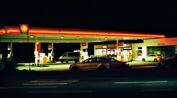 Prețul benzinei în Germania, la nivelul de dinainte de război. În Austria, lucrurile stau diferit