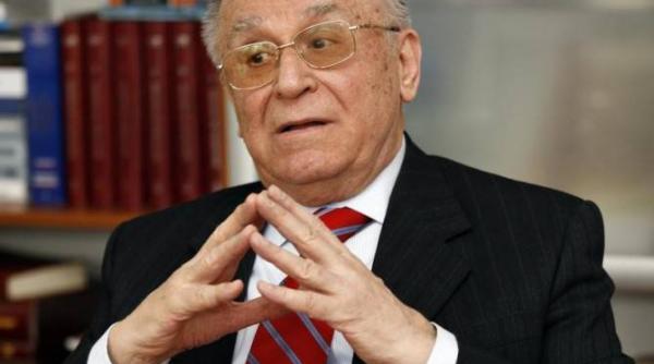 Ion Iliescu, la un pas să rămână fără certificatul de revoluționar și fără drepturile care decurg de aici
