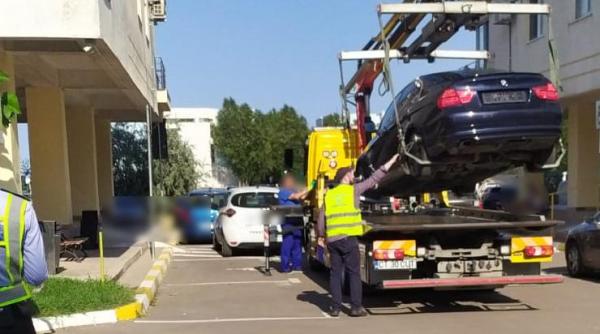 Cum s-au gândit doi turiști din Mamaia să scape de plata tarifului de parcare: S-au ales cu mașinile luate pe sus