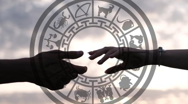 Horoscop 30 iulie 2022. Săgetător, concentrează-te pe emoțiile partenerului. Pești, nu alunga persoana iubită din cauza stresului. Previziuni complete