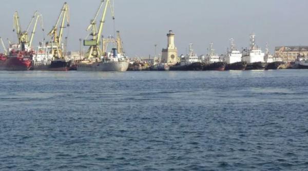 Marinari sirieni, blocaţi de doi ani la bordul unei nave din portul Constanţa. "Practic este o puşcărie plutitoare"