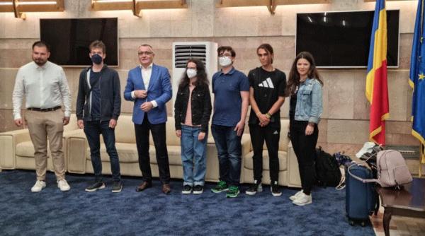 Doi elevi români au câștigat fiecare câte două titluri mondiale. Cîmpeanu: Felicitări pentru rezultatele obținute în numele României