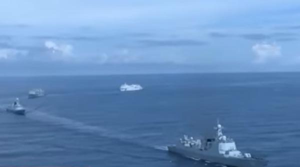 Tensiune în strâmtoarea Taiwan, în așteptarea lui Pelosi. China a ridicat avioane de luptă, SUA au trimis patru nave de război