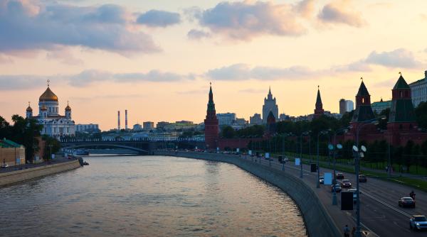 Kremlinul, dispus să negocieze o soluţie „paşnică” la conflictul din Ucraina, dar în propriile sale condiţii