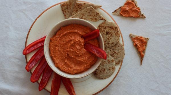Muhammara, o delicioasă cremă tartinabilă arăbească. Dacă vrei să te lingi pe degete, gătește această rețetă rapidă!