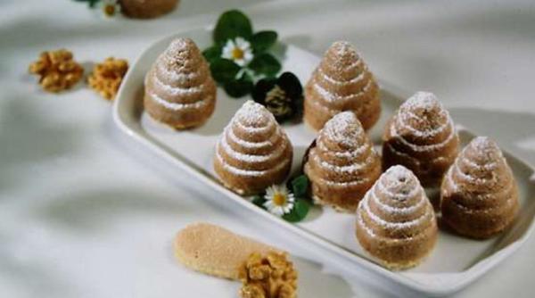 Prăjitura „Stup de albinuțe” - un desert delicios care te întoarce în timp