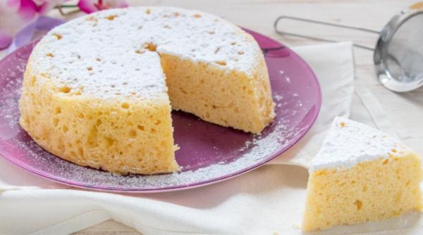 Chec rotund la microunde. Îți trebuie puține ingrediente și e gata în doar câteva minute