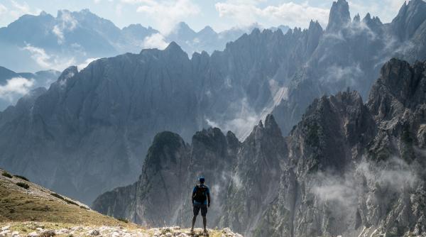 Franța. Decizie radicală după ce cinci români au vrut să urce pe Mont Blanc: Cine vrea pe munte trebuie să plătească 15.000 euro pentru salvare și înmormântare