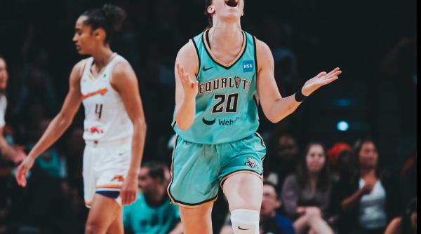 SUA. Sabrina Ionescu, o americancă de origine română, face istorie în WNBA