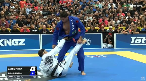 Campionul brazilian de Jiu Jitsu, Leandro Lo, a fost împușcat într-un club din São Paulo