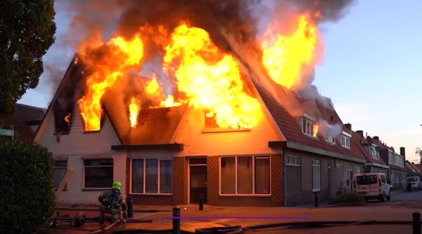 Olanda. Zeci de români au rămas pe drumuri după ce casele în care locuiau au luat foc: „Cauza probabilă, de la un grătar” - FOTO