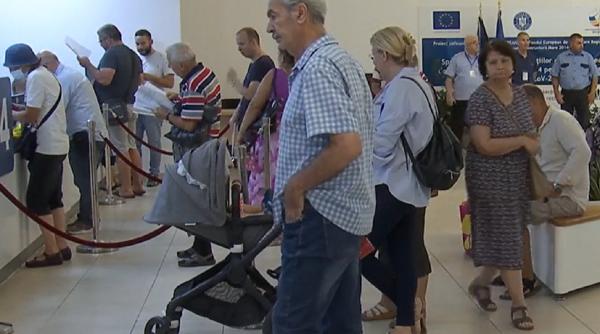 Românii din diaspora, la coadă în ţară pentru a-şi schimba actele: „Venim după patru ani, ceva ceva s-a schimbat”