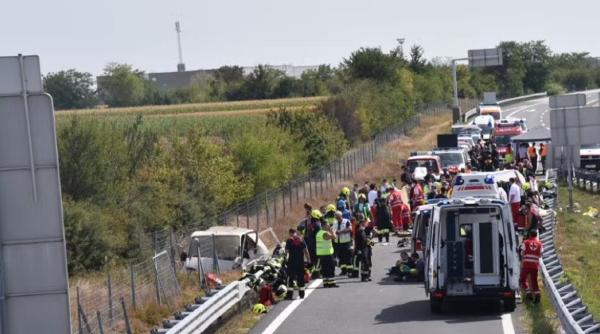 Austria. O camionetă s-a răsturnat în timp ce încerca să scape de urmărirea poliţiei: Mai mulți migranți și-au pierdut viața