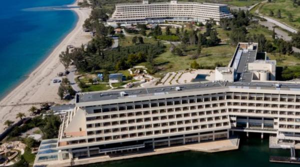 Zeci de turiști înșelați de un hotel din Italia care vindea camere fantomă