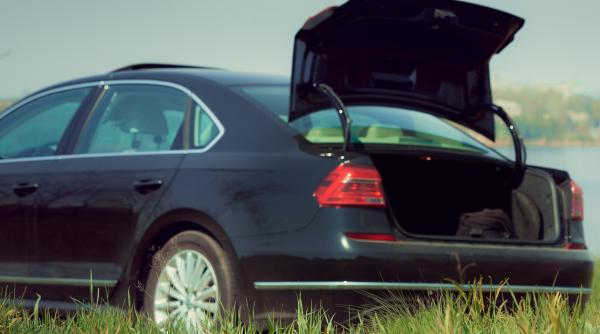 Italia. Româncă, găsită fără suflare în portbagajul mașinii sale. Violeta, soția unui cunoscut afacerist, era dată dispărută încă de luna trecută