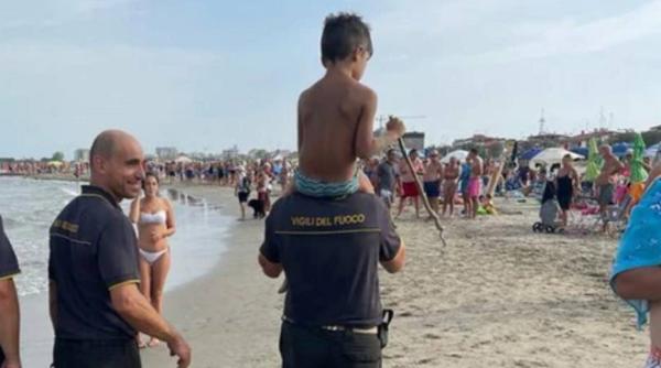 Italia. O familie de români a trecut prin spaima vieții, după ce copilul de numai cinci ani a dispărut pe plajă 