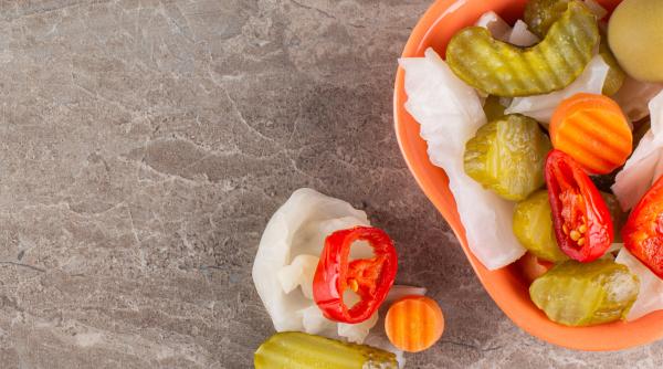 Legume murate. Rețetă simplă pentru murături de te lingi pe degete