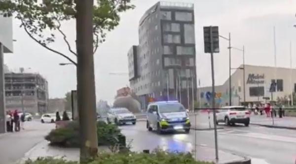 Un adolescent a fost arestat în cazul atacului armat dintr-un mall din Suedia: O femeie a murit, un bărbat e grav rănit