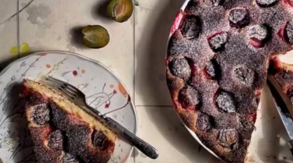 Cum să faci celebra plăcintă americană cu prune - rețeta ușoară pas cu pas