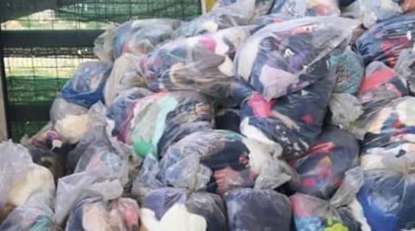 Două transporturi de deşeuri textile din Germania, oprite la intrarea în România