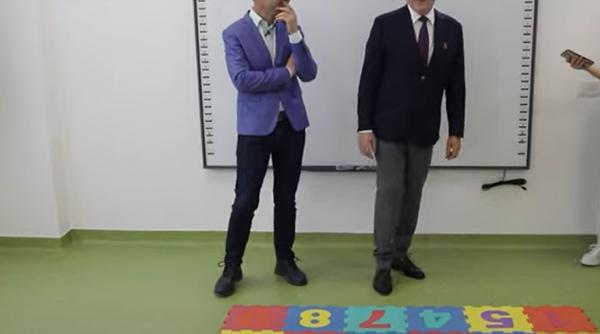 Mesajul „Puie Monta”, la o grădiniță din București. Cîmpeanu și Negoiță, amuzați: „Un Lego foarte inspirat!” - VIDEO