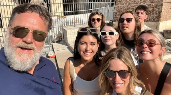 Russell Crowe a vizitat Colosseum la 22 de ani de la filmul Gladiatorul