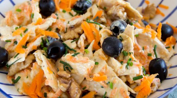 Salată din piept de pui cu iaurt. Un preparat de perfect de vară, ușor și extrem de gustos  