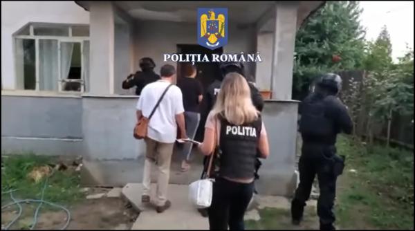 Samsari de telefoane de lux, treziți din somn de mascați: Șmecheria prin care le aduceau din străinătatea le-a adus venituri de 9 milioane lei