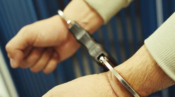 Un bărbat acuzat în Republica Moldova de omor cu cruzime, prins în Sectorul 6 al Capitalei