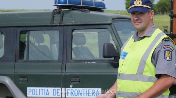 Două autocare, verificate, la sânge, la intrarea în țară: doi pasageri au fost dați jos cu tot cu bagaje