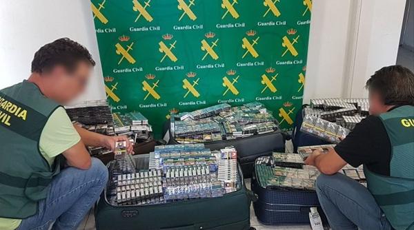 Trei români reținuți pe Aeroportul din Palma de Mallorca: cărau în valize peste 5.000 de pachete de țigări de contrabandă