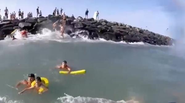 Un român s-a înecat în stațiunea Neptun. Alți doi turiști, scoși din valuri de salvamari