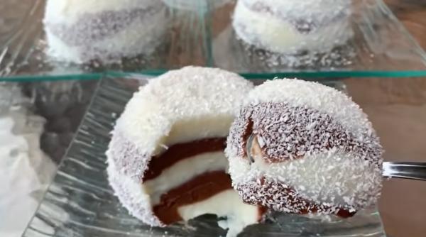 Semifreddo cu lapte și ciocolată, desertul care i-a cucerit pe toți, de la mic la mare. Delicios și răcoritor, are doar 170 de calorii