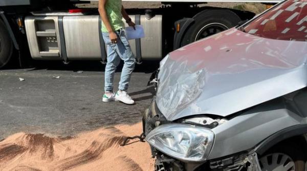 Accident straniu, cu români, în Belgia: Un automobilist s-a ciocnit de un TIR. Ambii șoferi erau români