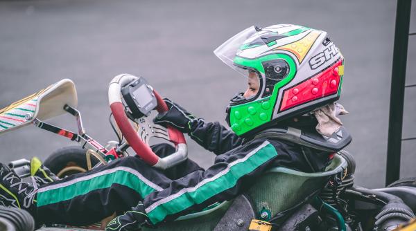 Campionatul de karting la care participă nepotul lui Putin este mutat din Crimeea. Liderul rus se teme că cel mic ar putea fi ucis