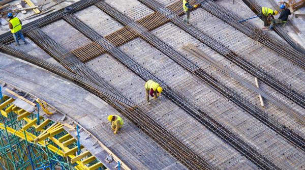 „Multe probleme ies la iveală”. Muncitori români din Olanda, găzduiți în Germania: „Pot lua chirii mari și pot exploata oamenii”