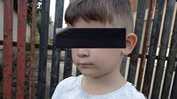 Un băiețel de 5 ani a plecat singur din curtea unei grădinițe private și a mers doi kilometri pe jos pe marginea DN1