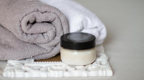 Vrei să ai mereu prosoape moi? Dizolvă acest produs într-un litru de apă, iar rezultatul te va încânta