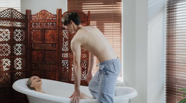 Elveția. Ministrul energiei recomandă dușul în doi: „Știu că, după o anumită vârstă, nu mai e la fel de confortabil“ 